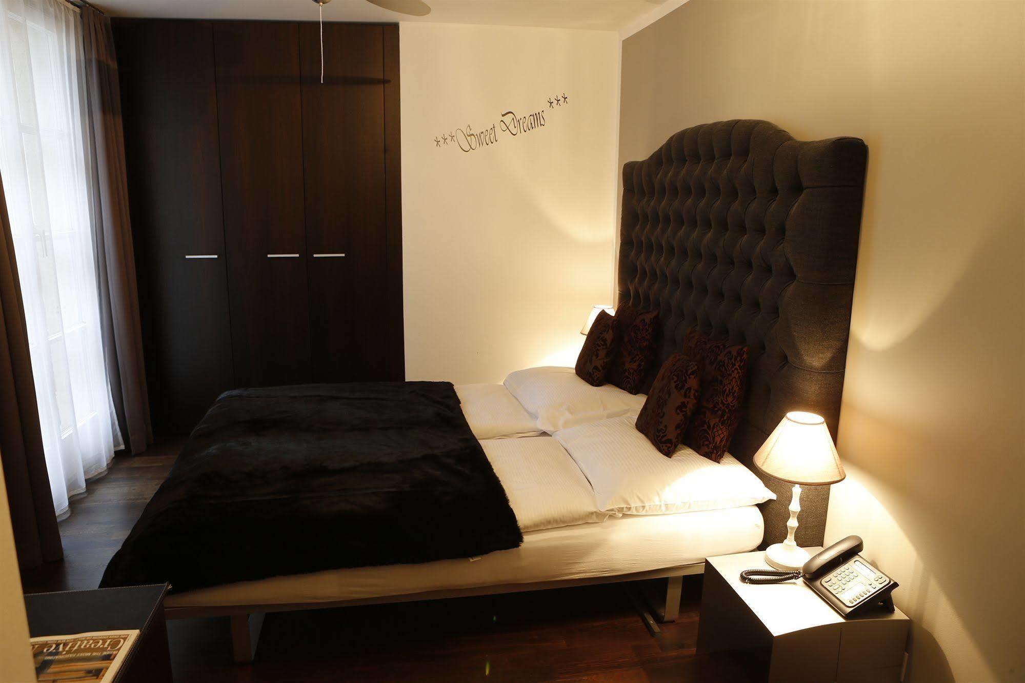Boutique Hotel Weisses Kreuz - Adult Only Hotel Lucerne Ngoại thất bức ảnh