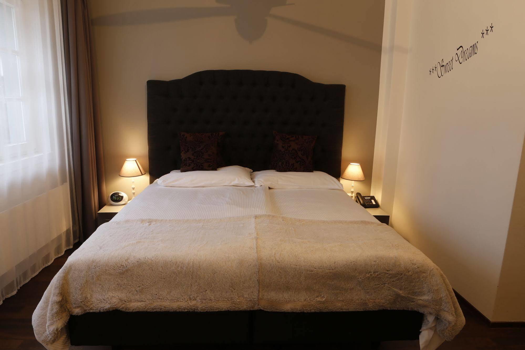 Boutique Hotel Weisses Kreuz - Adult Only Hotel Lucerne Ngoại thất bức ảnh
